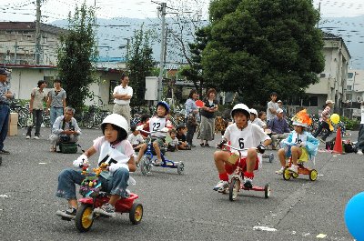 三輪車レース